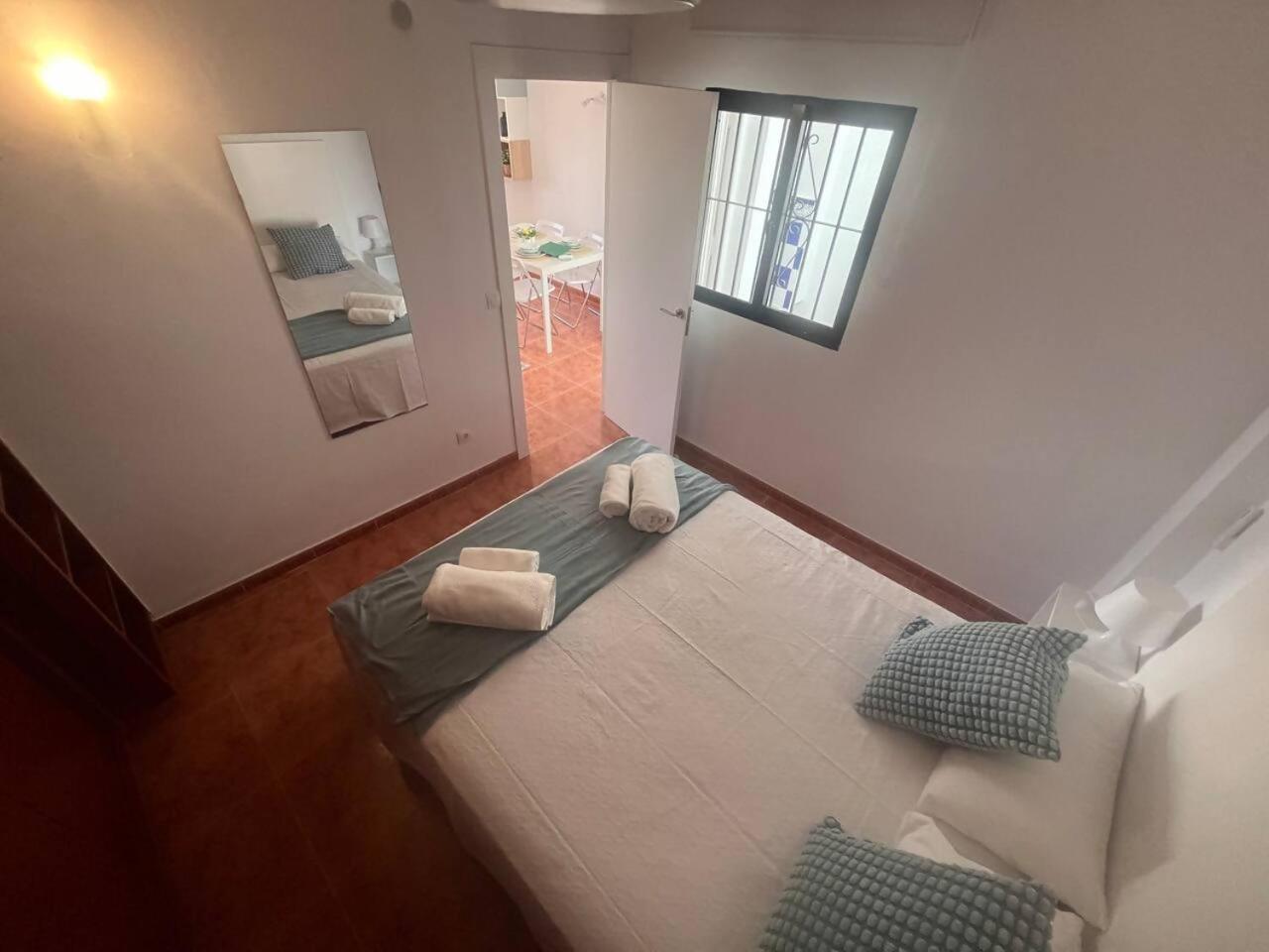 Apartamento Lidia Planta 2, La Carihuela 1ª Linea Playa, Vistas Mar, Buhardilla 1 Dormitorio, 40 M2, 1-3 Huesped, Terraza, Wifi Torremolinos Dış mekan fotoğraf